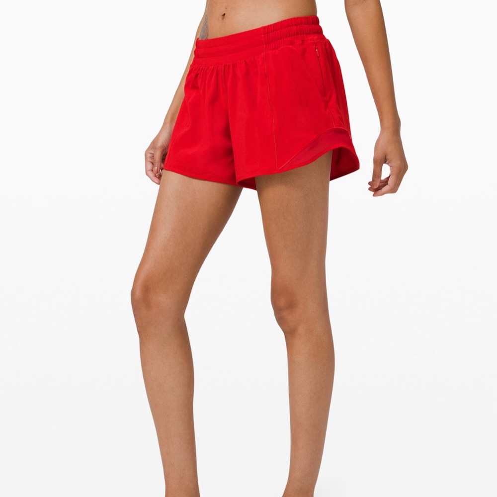 lululemon low rise 4 inch hotty hot shorts